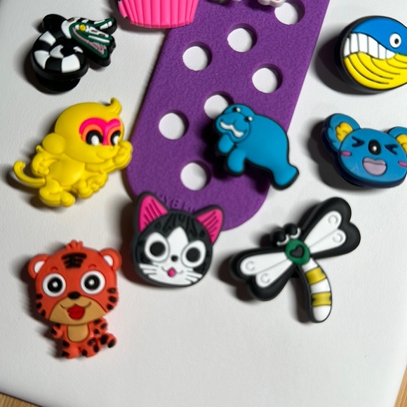 Croc Charms Cartoon Selection - #126 - Picture 2 of 3